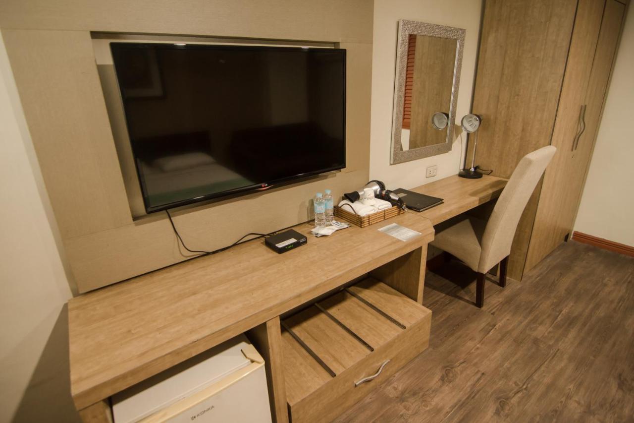 Dg Grami Hotel Paranaque City 外观 照片