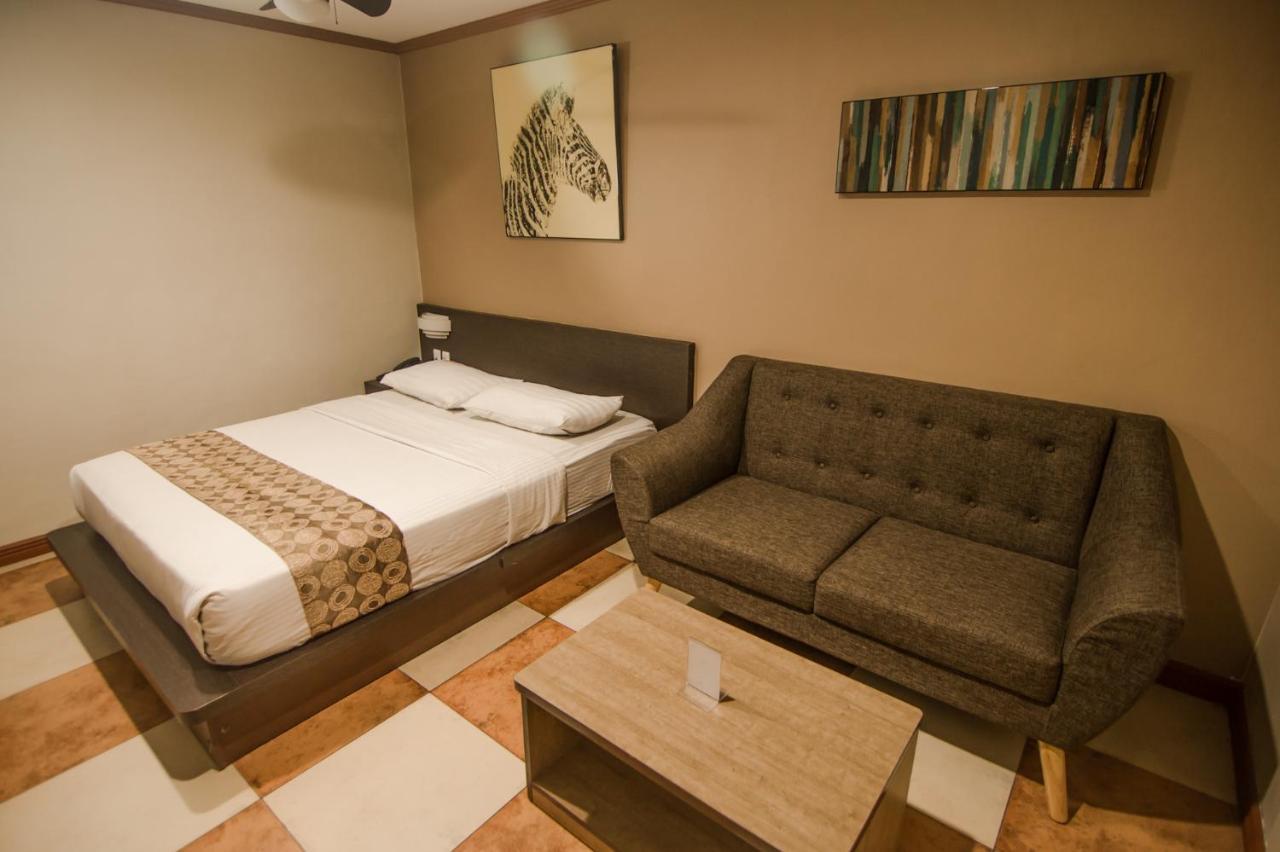 Dg Grami Hotel Paranaque City 外观 照片